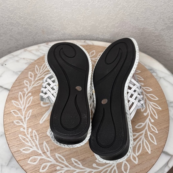 ANA NWOT, Genuine leather, western,whip stitch,cut outs,white,sandal,SZ 10 - Picture 8 of 9